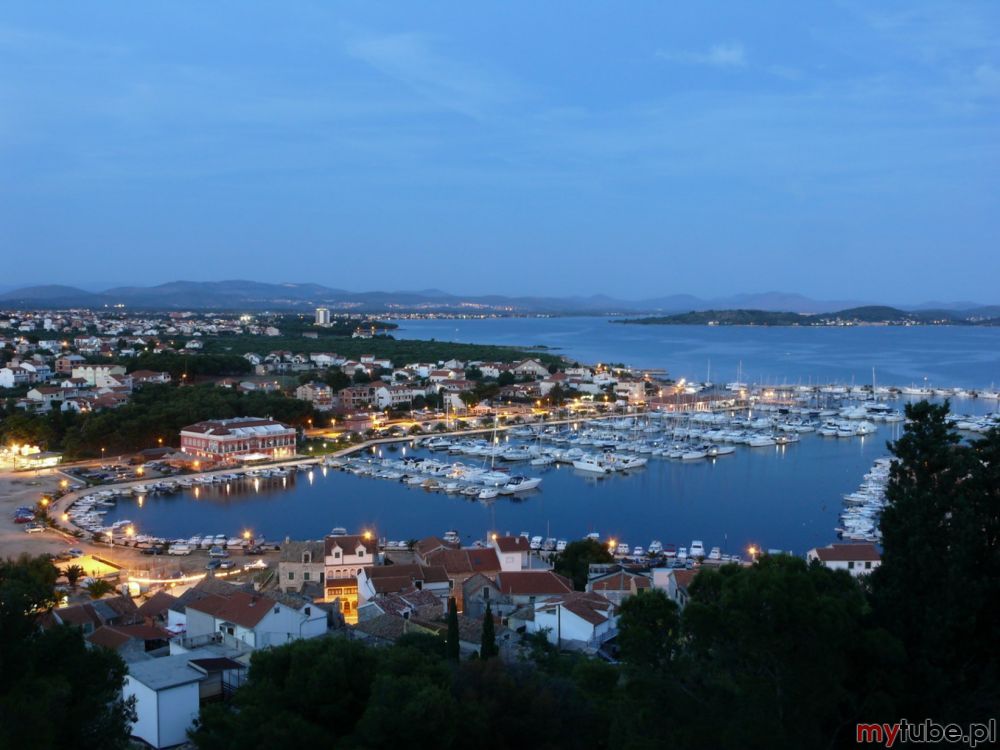 W środkowej części Dalmacji leży miasteczko Vodice - osada portowa i cel podróży każdego, kto wybiera się w te rejony Chorwacji. Obok miasta Šibenik, jest to jeden z większych kurortów na wybrzeżu, słynący przede wszystkim ze smakowitej...
