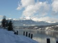 Alpejska miejscowość należąca do Regionu Olimpijskiego o tej samej nazwie. Oprócz Seefeld w jego skład wchodzą miejscowość Mosern, Leutasch, Reith, Scharnitz. Z ich wszystkich Seefeld uchodzi za najbardziej prężny ośrodek wypoczynek o kosmopolitycznym charakterze. Niezależnie czy w zimie czy w lecie przybywają tutaj rzesze gości. Mnóstwo festiwali (m.in. Blumencorso, na którym można podziwiać najwspanialsze okazy kwiatów, należy do największych w Europie), targi rękodzielnictwa, uroczyste Almabtrieb (procesja pasterzy wraz ze zwierzętami ulicami Seefeld) to okazja zetknięcia z wciąż żywym folklorem. Latem okoliczne wzgórza i szczyty stanowią idealne tereny do wycieczek o zróżnicowanym stopniu trudności, od spacerów po wspinaczkę wysokogórską. W zimie natomiast miasteczko roi się od amatorów białego szaleństwa okupujących każdego dnia okoliczne stoki. Każdy narciarz i snowboardzista znajdzie tu trasę dla siebie. W Seefeld znajduje się mnóstwo szkół narciarskich. Cechą charakterystyczną jest położenie nacisku na szkolenie adeptów cross - country skiingu cieszącego się w Austrii dużą popularnością.